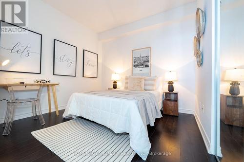 5104 - 386 Yonge Street, Toronto, ON - Indoor Photo Showing Bedroom