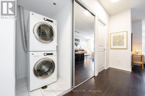 5104 - 386 Yonge Street, Toronto, ON - Indoor Photo Showing Laundry Room