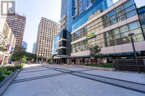 5104 - 386 Yonge Street, Toronto, ON - Outdoor