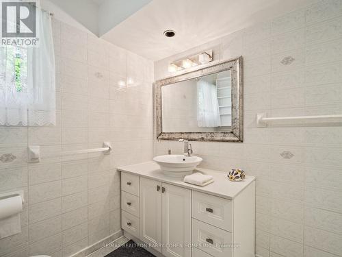 120 Laurentide Drive, Toronto C13, ON - Indoor Photo Showing Bathroom