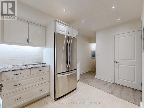 268 - 3 Everson Drive, Toronto, ON - Indoor Photo Showing Kitchen