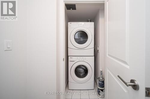 1229 - 38 Grand Magazine Street, Toronto (Niagara), ON - Indoor Photo Showing Laundry Room