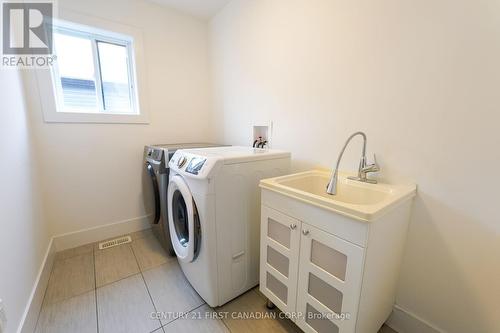 6956 Raleigh Boulevard, London, ON - Indoor Photo Showing Laundry Room