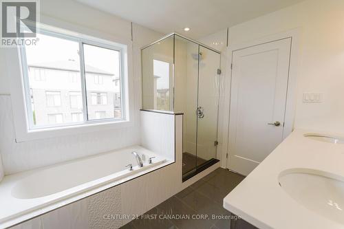 6956 Raleigh Boulevard, London, ON - Indoor Photo Showing Bathroom