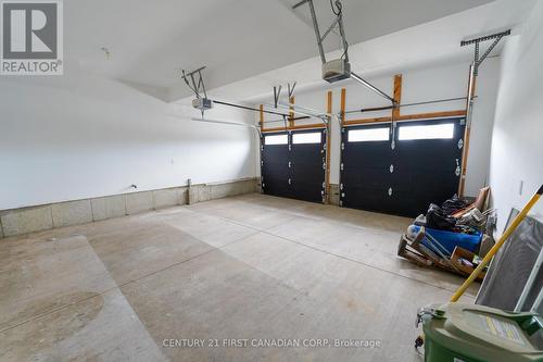 6956 Raleigh Boulevard, London, ON - Indoor Photo Showing Garage