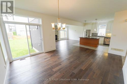 6956 Raleigh Boulevard, London, ON - Indoor