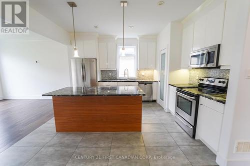 6956 Raleigh Boulevard, London, ON - Indoor Photo Showing Kitchen With Upgraded Kitchen