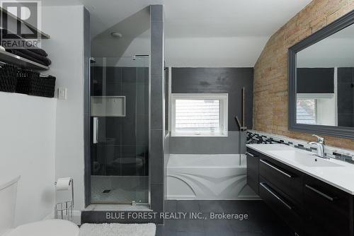 33 Wilson Avenue, London, ON - Indoor Photo Showing Bathroom