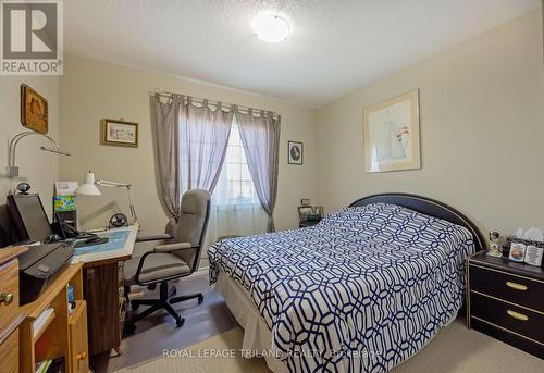 3270 Paulpeel Avenue, London, ON - Indoor Photo Showing Bedroom