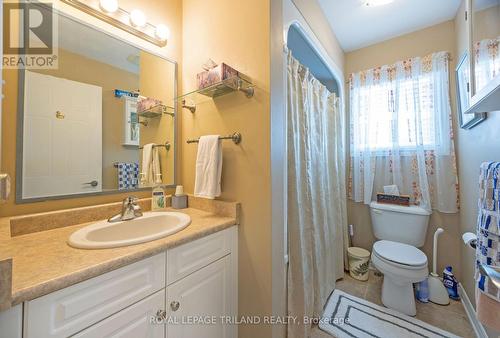 3270 Paulpeel Avenue, London, ON - Indoor Photo Showing Bathroom