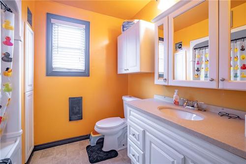 44 Haig Street, St. Catharines, ON - Indoor Photo Showing Bathroom