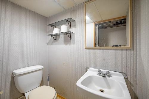44 Haig Street, St. Catharines, ON - Indoor Photo Showing Bathroom