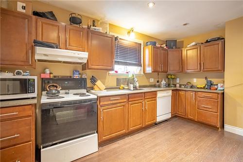 44 Haig Street, St. Catharines, ON - Indoor Photo Showing Kitchen