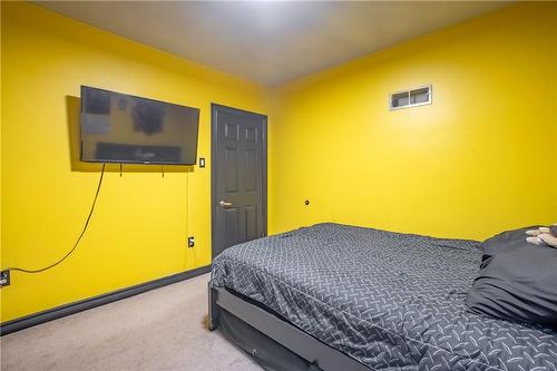 44 Haig Street, St. Catharines, ON - Indoor Photo Showing Bedroom