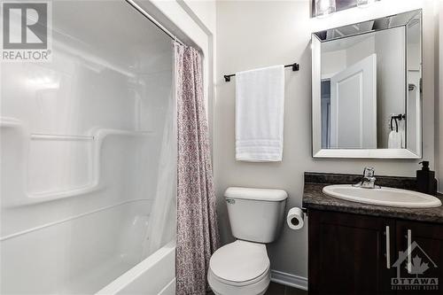 806 Tabaret Street, Ottawa, ON - Indoor Photo Showing Bathroom