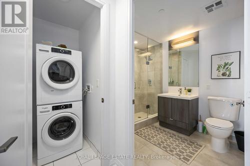 712 - 101 Erskine Avenue, Toronto C10, ON - Indoor Photo Showing Laundry Room