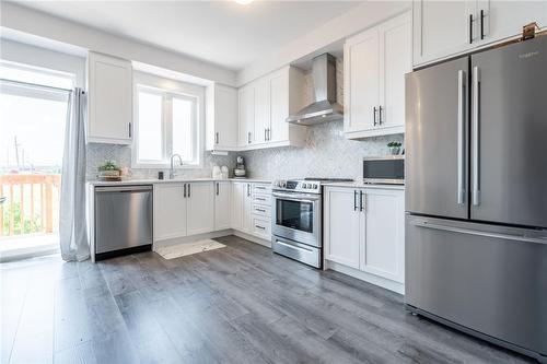 61 Soho Street|Unit #35, Hamilton, ON - Indoor Photo Showing Kitchen With Stainless Steel Kitchen With Upgraded Kitchen