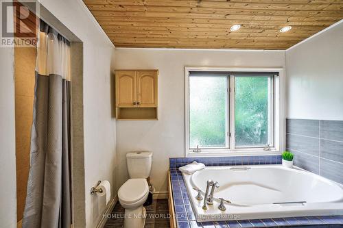 1305 Mineola Gardens, Mississauga (Mineola), ON - Indoor Photo Showing Bathroom