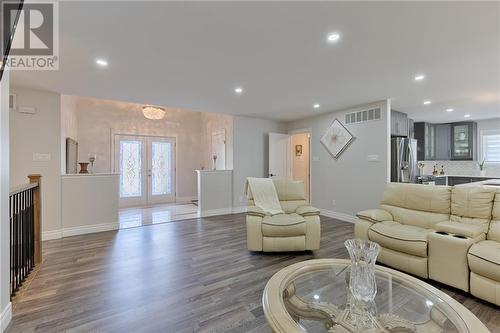 32 Partridge Drive, Calabogie, ON - Indoor Photo Showing Living Room