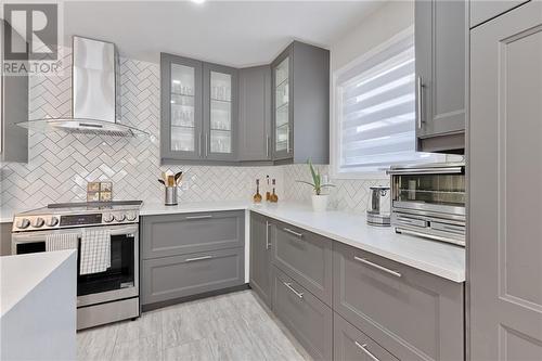 32 Partridge Drive, Calabogie, ON - Indoor Photo Showing Kitchen With Upgraded Kitchen