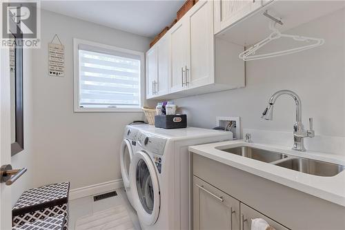 32 Partridge Drive, Calabogie, ON - Indoor Photo Showing Laundry Room