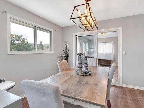 530 Huxley Place, Kamloops, BC - Indoor Photo Showing Dining Room