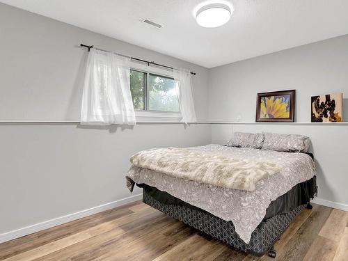 530 Huxley Place, Kamloops, BC - Indoor Photo Showing Bedroom