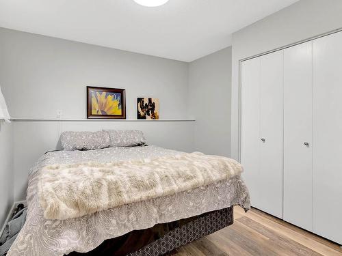 530 Huxley Place, Kamloops, BC - Indoor Photo Showing Bedroom