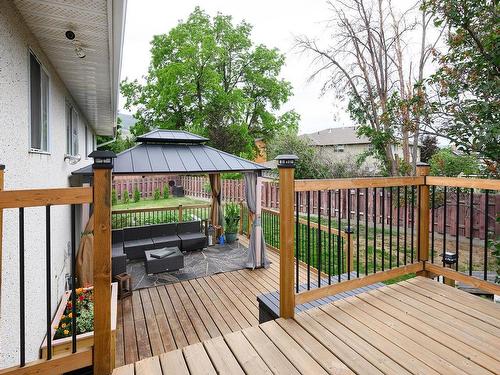 530 Huxley Place, Kamloops, BC - Outdoor With Deck Patio Veranda With Exterior
