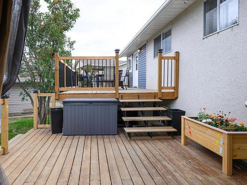 530 Huxley Place, Kamloops, BC - Outdoor With Deck Patio Veranda With Exterior