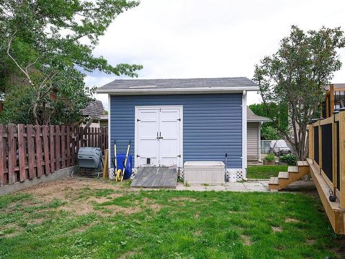 530 Huxley Place, Kamloops, BC - Outdoor With Exterior