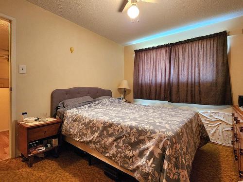 1600 Stage Rd, Cache Creek, BC - Indoor Photo Showing Bedroom