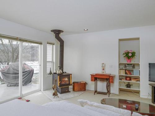161 Haslett Road, Kamloops, BC - Indoor With Fireplace