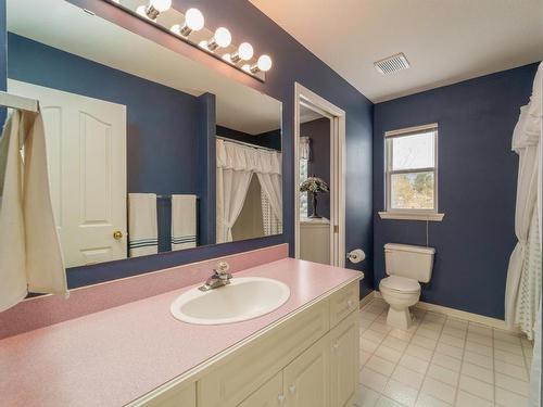 161 Haslett Road, Kamloops, BC - Indoor Photo Showing Bathroom