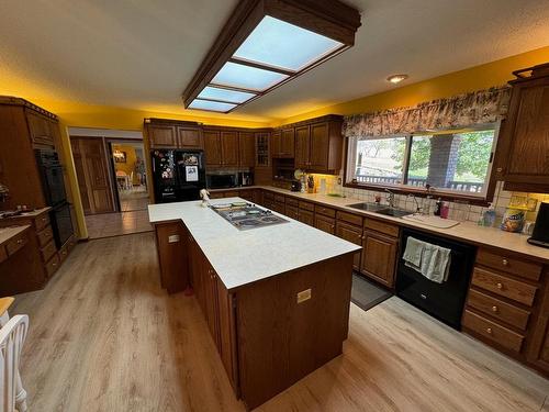 8609 Merritt Spences Br Hwy, Merritt, BC - Indoor Photo Showing Kitchen With Double Sink