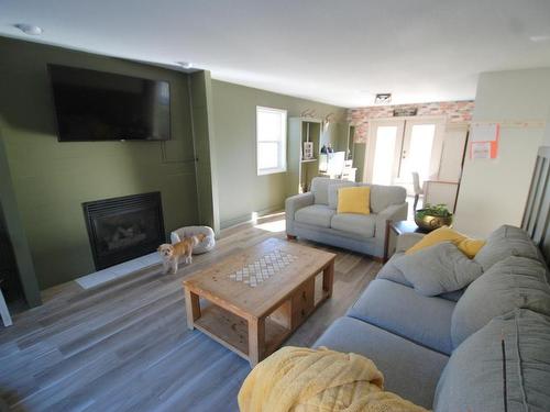 1882 Pineridge Drive, Merritt, BC - Indoor Photo Showing Living Room With Fireplace