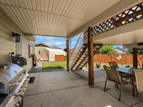 2524 Willowbrae Crt, Kamloops, BC - Outdoor With Deck Patio Veranda With Exterior