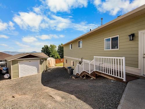 2524 Willowbrae Crt, Kamloops, BC - Outdoor With Exterior