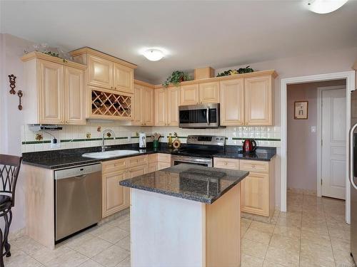 308-165 Kimta Rd, Victoria, BC - Indoor Photo Showing Kitchen