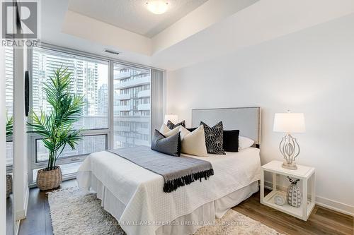 1604 - 100 Harbour Street, Toronto C01, ON - Indoor Photo Showing Bedroom