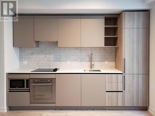 319 - 55 Mercer Street, Toronto, ON - Indoor Photo Showing Kitchen