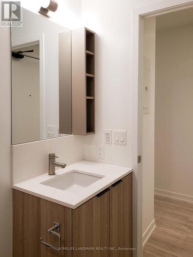 319 - 55 Mercer Street, Toronto, ON - Indoor Photo Showing Bathroom