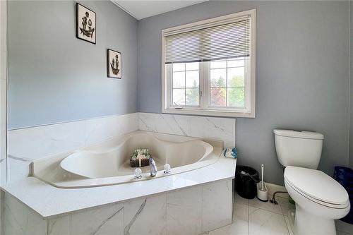 238 Candlewood Drive, Hamilton, ON - Indoor Photo Showing Bathroom