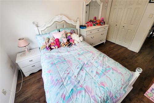 238 Candlewood Drive, Hamilton, ON - Indoor Photo Showing Bedroom