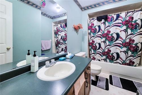 238 Candlewood Drive, Hamilton, ON - Indoor Photo Showing Bathroom