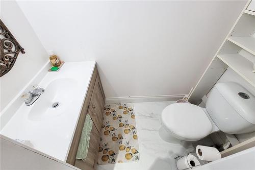 238 Candlewood Drive, Hamilton, ON - Indoor Photo Showing Bathroom