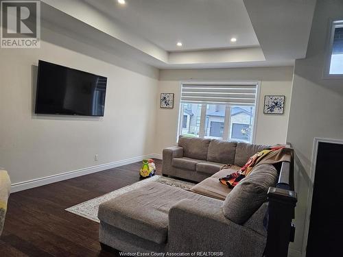 1480 Clearwater Avenue, Windsor, ON - Indoor Photo Showing Living Room