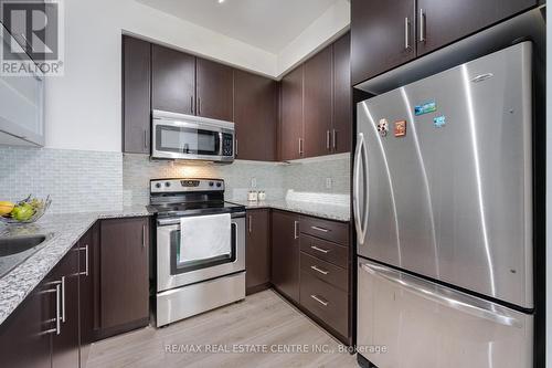 832 - 90 Stadium Road, Toronto C01, ON - Indoor Photo Showing Kitchen With Stainless Steel Kitchen With Upgraded Kitchen