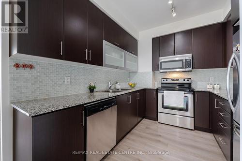 832 - 90 Stadium Road, Toronto C01, ON - Indoor Photo Showing Kitchen With Stainless Steel Kitchen With Double Sink With Upgraded Kitchen