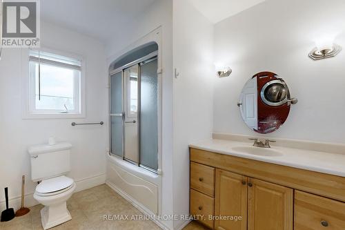 1242 Alexandra Avenue, Mississauga, ON - Indoor Photo Showing Bathroom